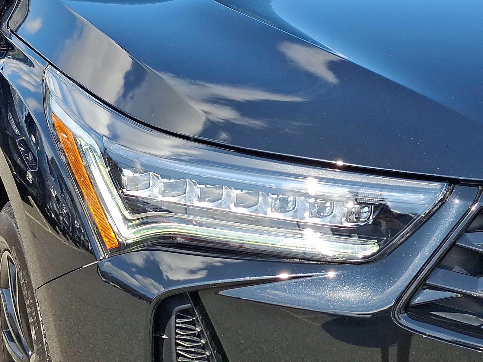 Certified 2025 Acura RDX SH-AWD image 9