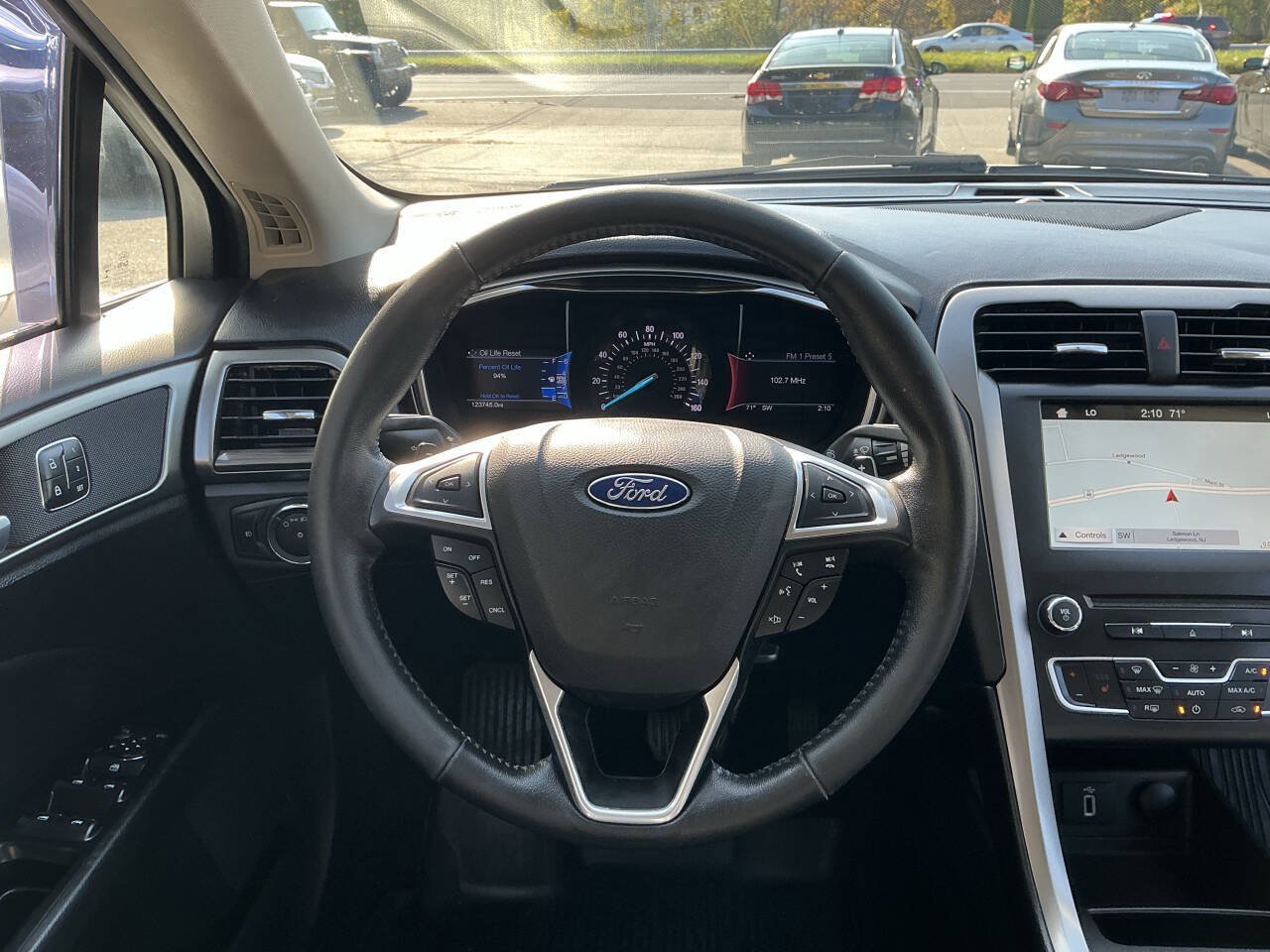 Used 2017 Ford Fusion SE w/ Fusion SE Technology Package FWD image 26