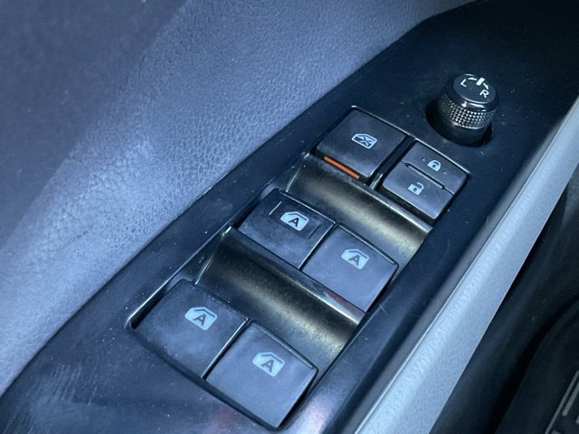 Used 2019 Toyota Camry SE FWD image 31