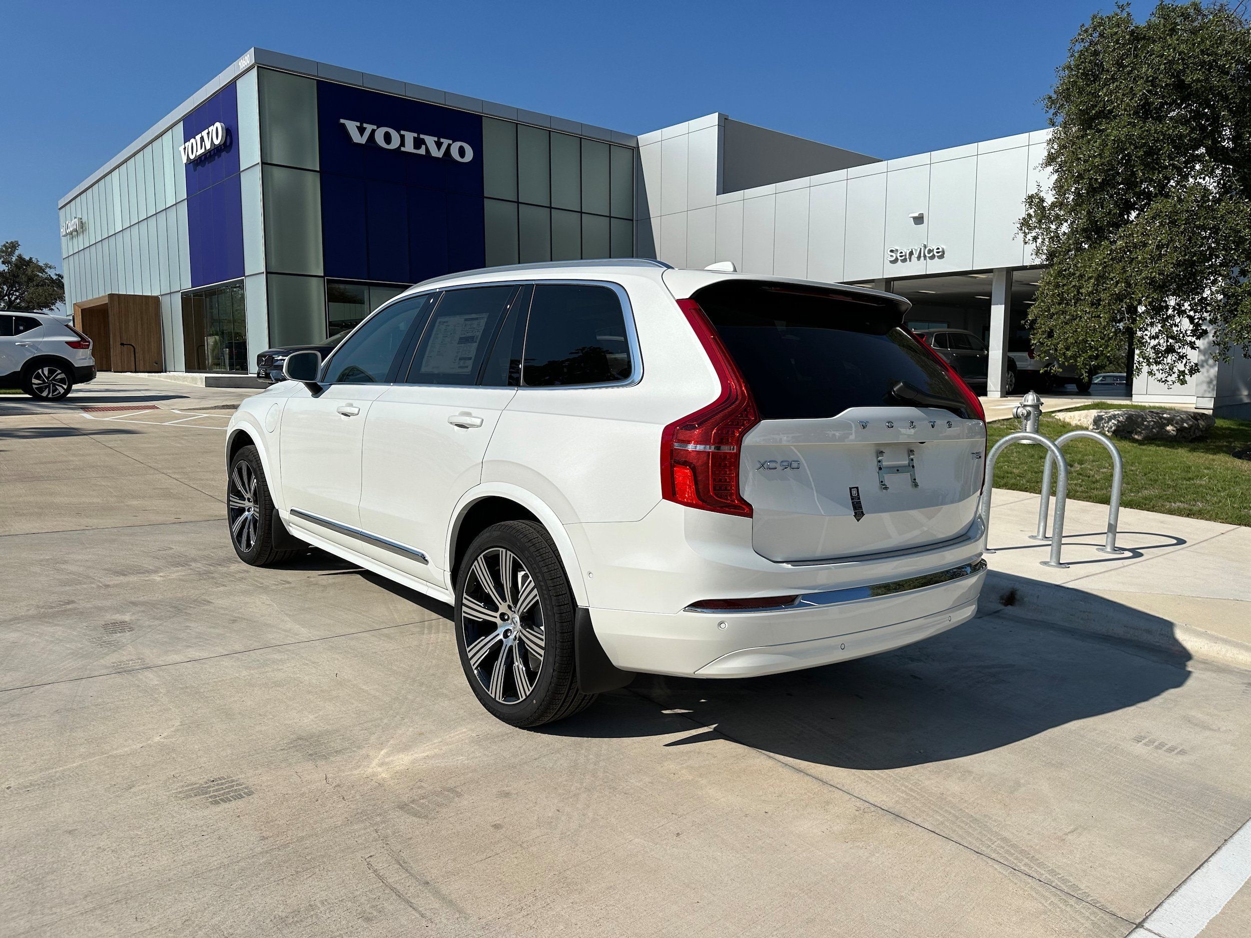 Used 2025 Volvo XC90 T8 Plus w/ Protection Package Premier AWD/4WD image 4