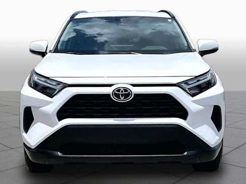 Used 2022 Toyota RAV4 XLE FWD image 4