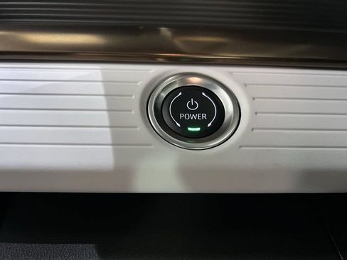 Certified 2025 GMC Hummer EV 3X AWD/4WD image 17