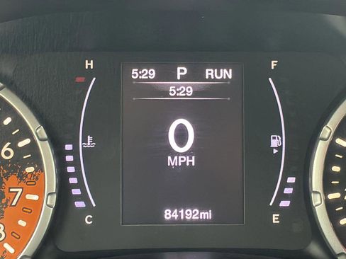 Used 2018 Jeep Renegade Latitude FWD image 30