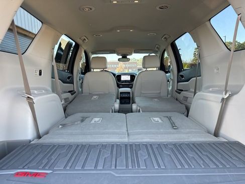 Used 2023 GMC Acadia Denali image 25