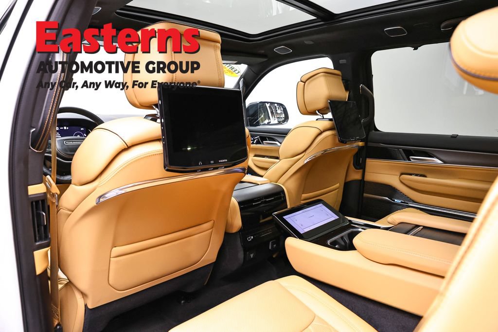 Used 2025 Jeep Grand Wagoneer Series III w/ Rear Seat Video Group 1 AWD/4WD image 24