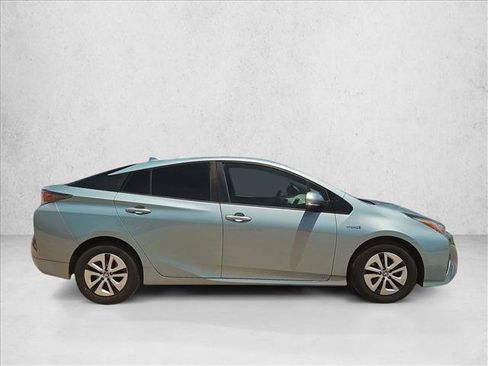 Used 2016 Toyota Prius Three FWD image 4