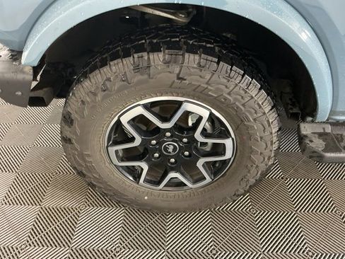 Used 2022 Ford Bronco Outer Banks image 9