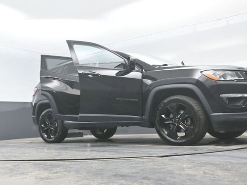 Used 2019 Jeep Compass Latitude AWD/4WD image 30
