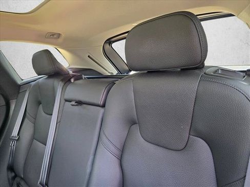 Used 2024 Volvo XC60 B5 Plus AWD/4WD image 13