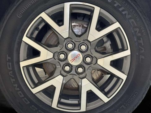 Used 2023 GMC Acadia SLE w/ Driver Convenience Package AWD/4WD image 30