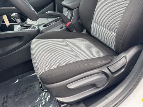 Used 2022 Hyundai Kona SE FWD image 12