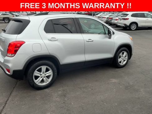 Used 2020 Chevrolet Trax LT w/ LT Convenience Package FWD image 8