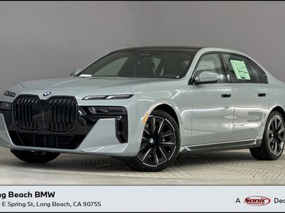 New 2025 BMW 760i xDrive w/ Premium Package
