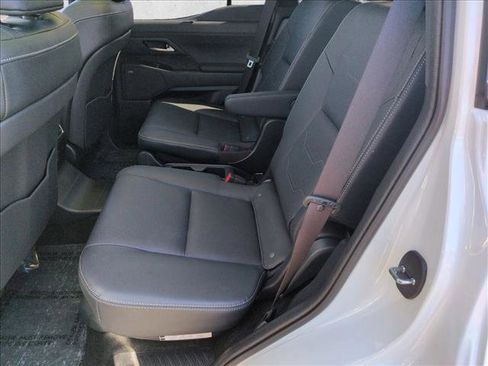 Used 2025 Lexus GX 550 w/ Accessory Package (2T) image 25