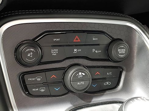 Used 2016 Dodge Challenger R/T Scat Pack w/ Leather Interior Group image 28