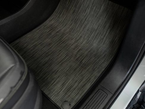 Used 2023 Rivian R1S Adventure AWD/4WD image 31