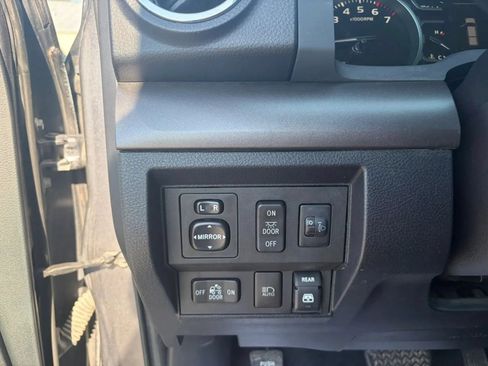 Used 2018 Toyota Tundra SR5 w/ SR5 Upgrade Package AWD/4WD image 20