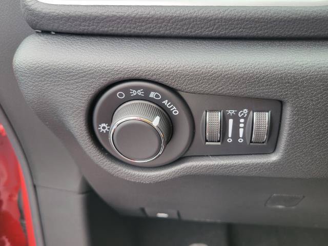 New 2027 Chrysler Pacifica Select FWD image 10