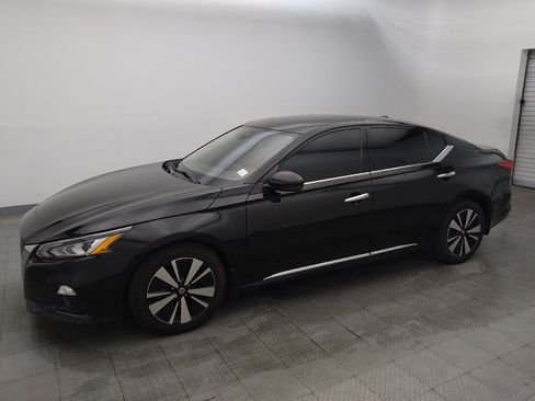 Used 2020 Nissan Altima 2.5 SL FWD image 2