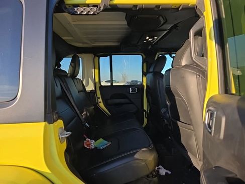 Used 2022 Jeep Wrangler Unlimited Sahara w/ Cold Weather Group image 16