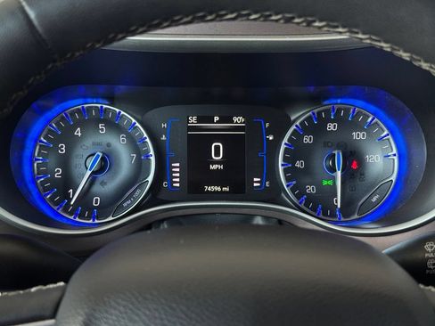 Used 2023 Chrysler Voyager LX FWD image 32