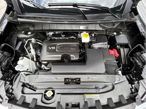 Used 2024 Nissan Pathfinder SL image 31