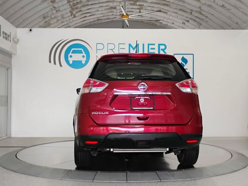 Used 2015 Nissan Rogue S FWD image 19