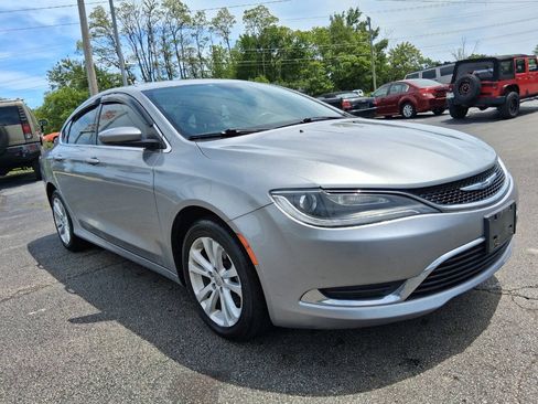 Used 2016 Chrysler 200 Limited w/ Convenience Group FWD image 3