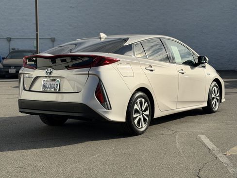 Used 2017 Toyota Prius Prime Premium w/ Carpet Mat Package FWD image 7
