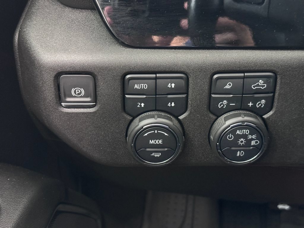 Certified 2024 Chevrolet Silverado 2500 LTZ AWD/4WD image 22
