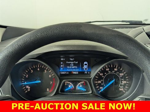 Used 2017 Ford Escape SE image 17