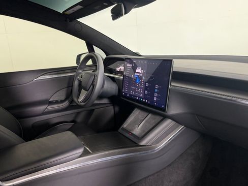 Used 2023 Tesla Model X Plaid image 31