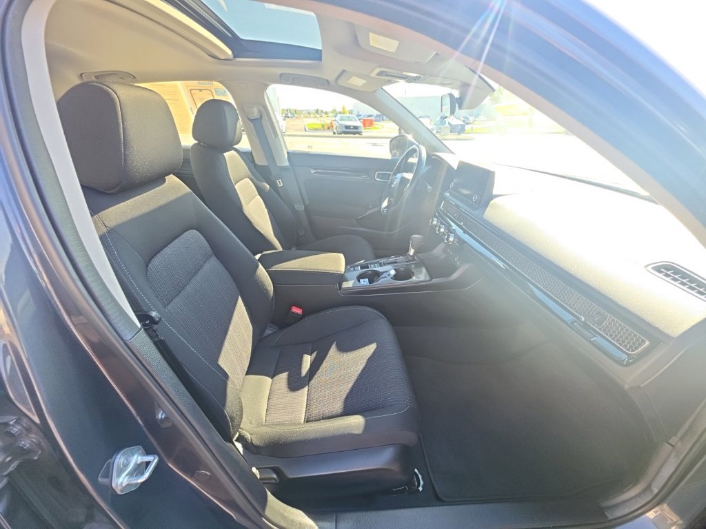Certified 2024 Honda Civic EX image 31