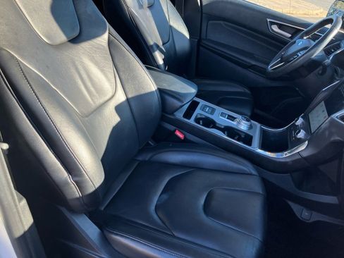 Used 2021 Ford Edge Titanium image 32