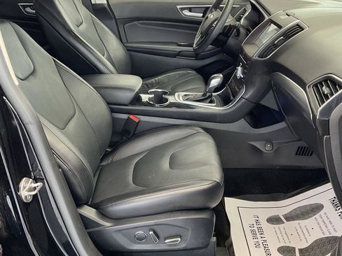 Used 2018 Ford Edge Titanium w/ Technology Package AWD/4WD image 12