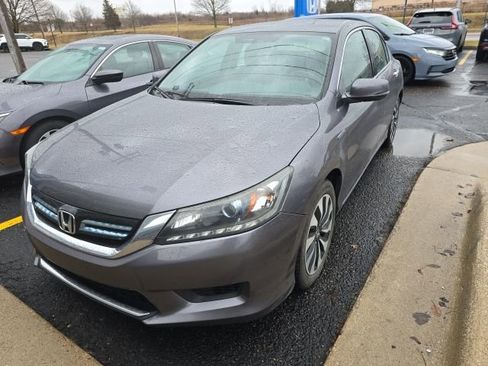 Used 2014 Honda Accord Hybrid Sedan image 2