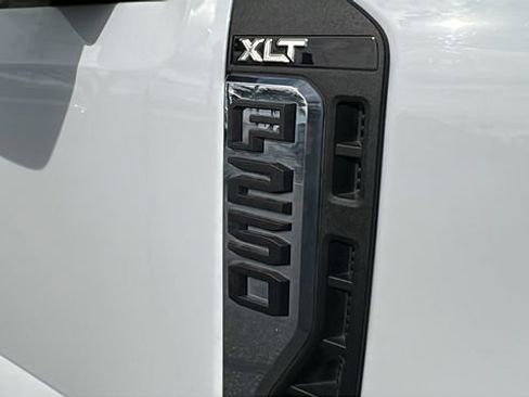 Used 2024 Ford F250 XLT image 9