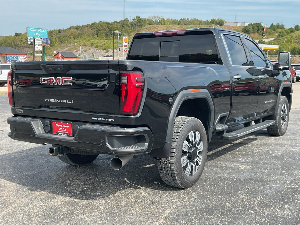 Used 2025 GMC Sierra 2500 Denali w/ Denali Reserve Package AWD/4WD image 11