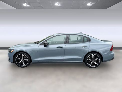 Used 2024 Volvo S60 B5 Core AWD/4WD image 2