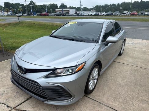 Used 2024 Toyota Camry LE FWD image 4