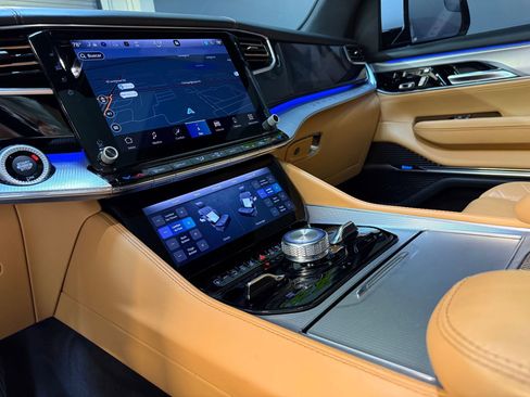 Used 2022 Jeep Grand Wagoneer Series III w/ Rear Seat Video Group 1 image 30