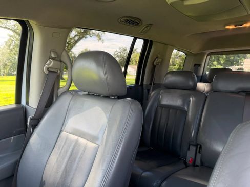 Used 2005 Dodge Durango Limited w/ Trailer Tow Group RWD image 49