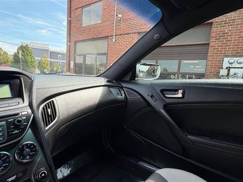 Used 2015 Hyundai Genesis 3.8 RWD image 22