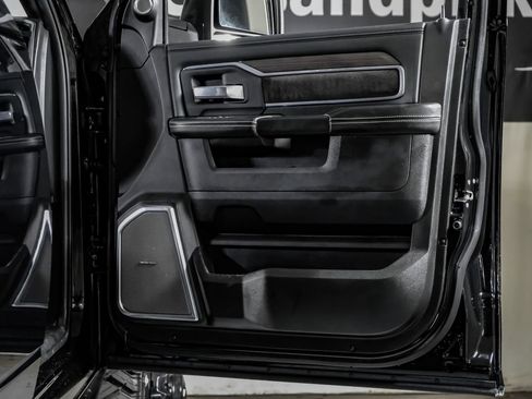 Used 2025 RAM 3500 Laramie AWD/4WD image 35