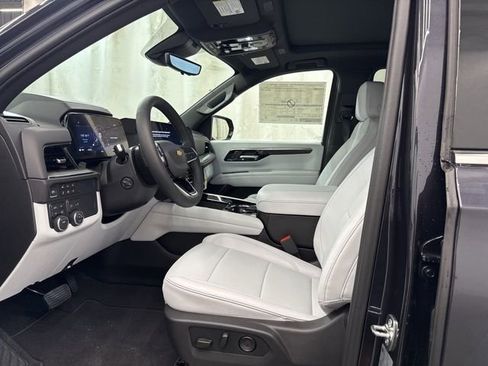 New 2026 Chevrolet Suburban Premier AWD/4WD image 23