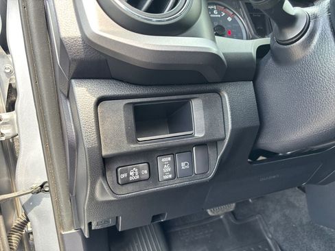 Used 2019 Toyota Tacoma TRD Off-Road AWD/4WD image 19