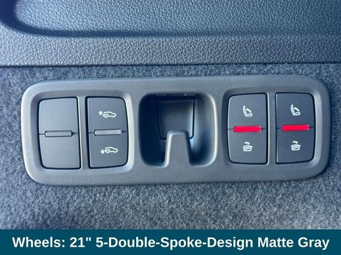 Used 2025 Audi Q7 3.0T Premium Plus image 30