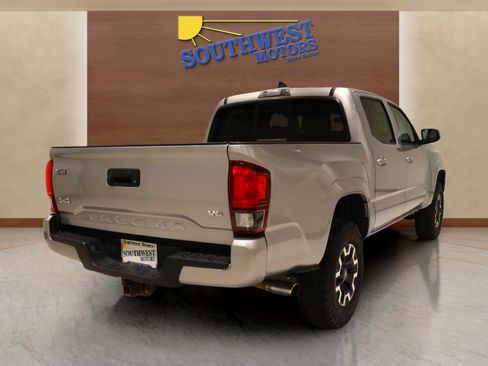 Used 2020 Toyota Tacoma SR5 image 4