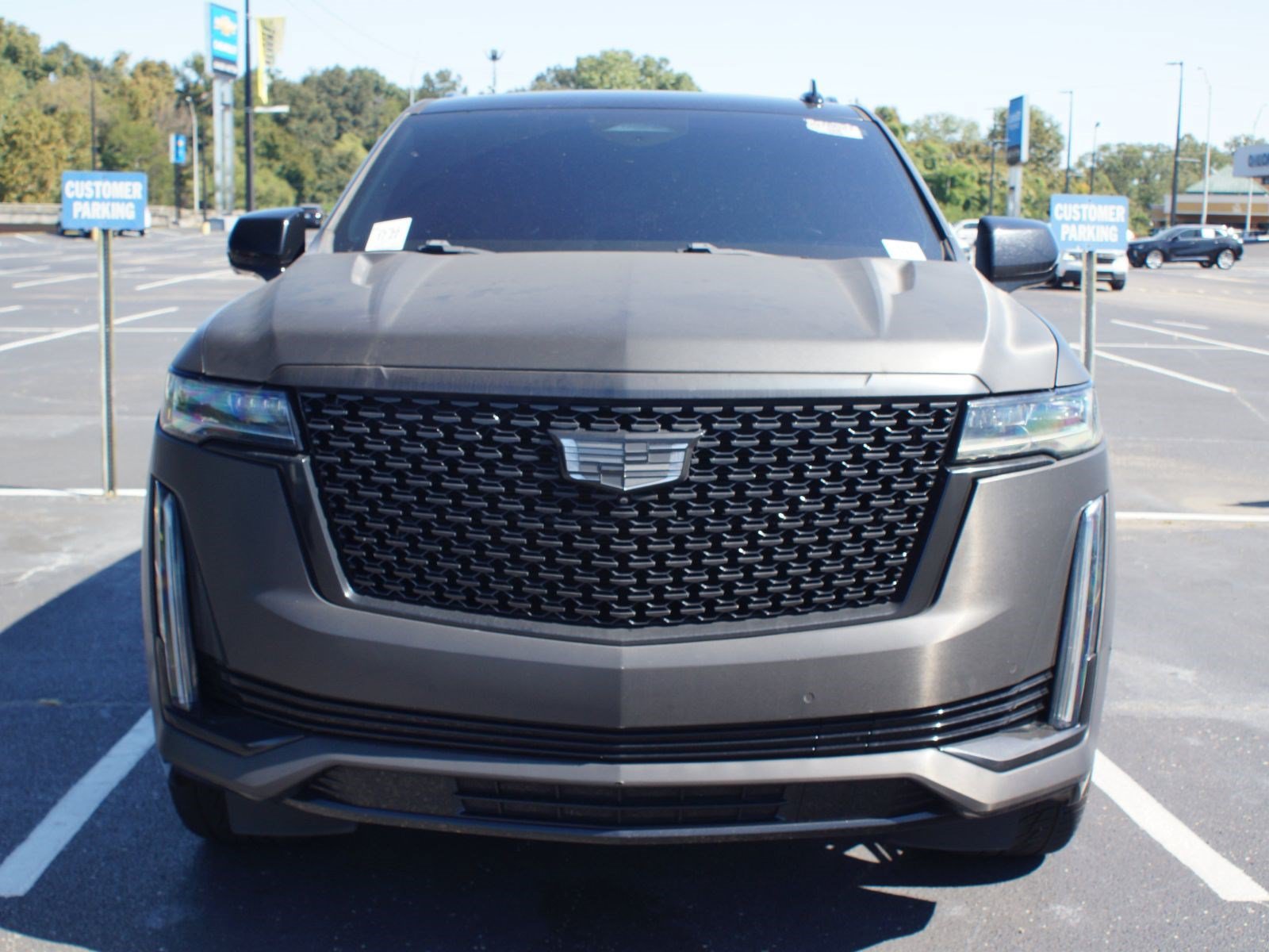 Used 2021 Cadillac Escalade Premium Luxury AWD/4WD image 2