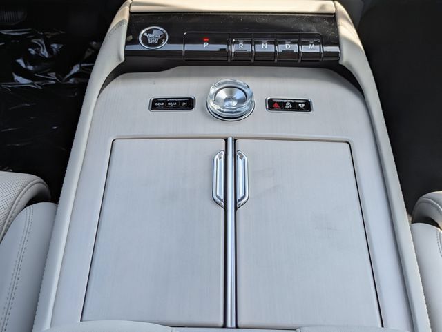 New 2026 Lincoln Navigator L Premier AWD/4WD image 18